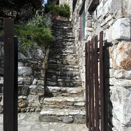 Stonehouse 2 Bedroom Chalet on Olympus Amazing View Pétra Buitenkant foto