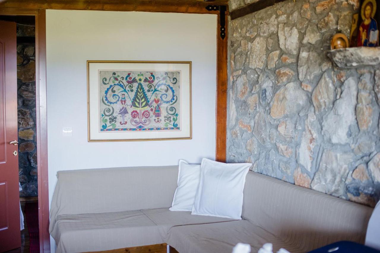 Stonehouse 2 Bedroom On Olympus Amazing View * Petra (Pieria)